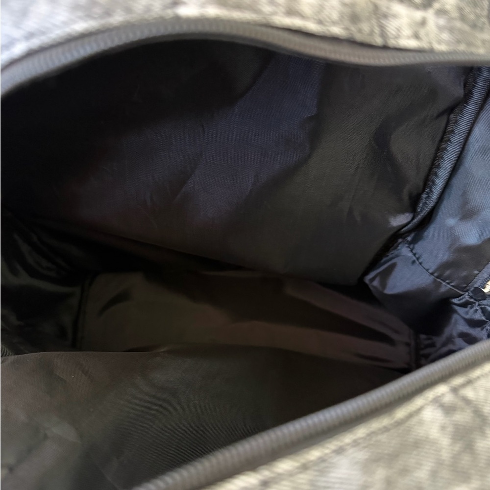 Backpack - Picture 5 of 6